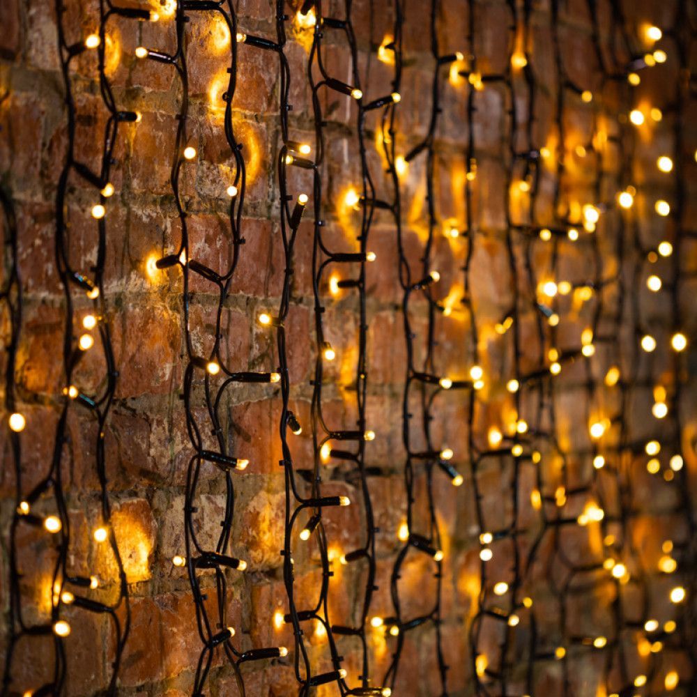 Гирлянда «светодиодный дождь»: виды и особенности монтажа