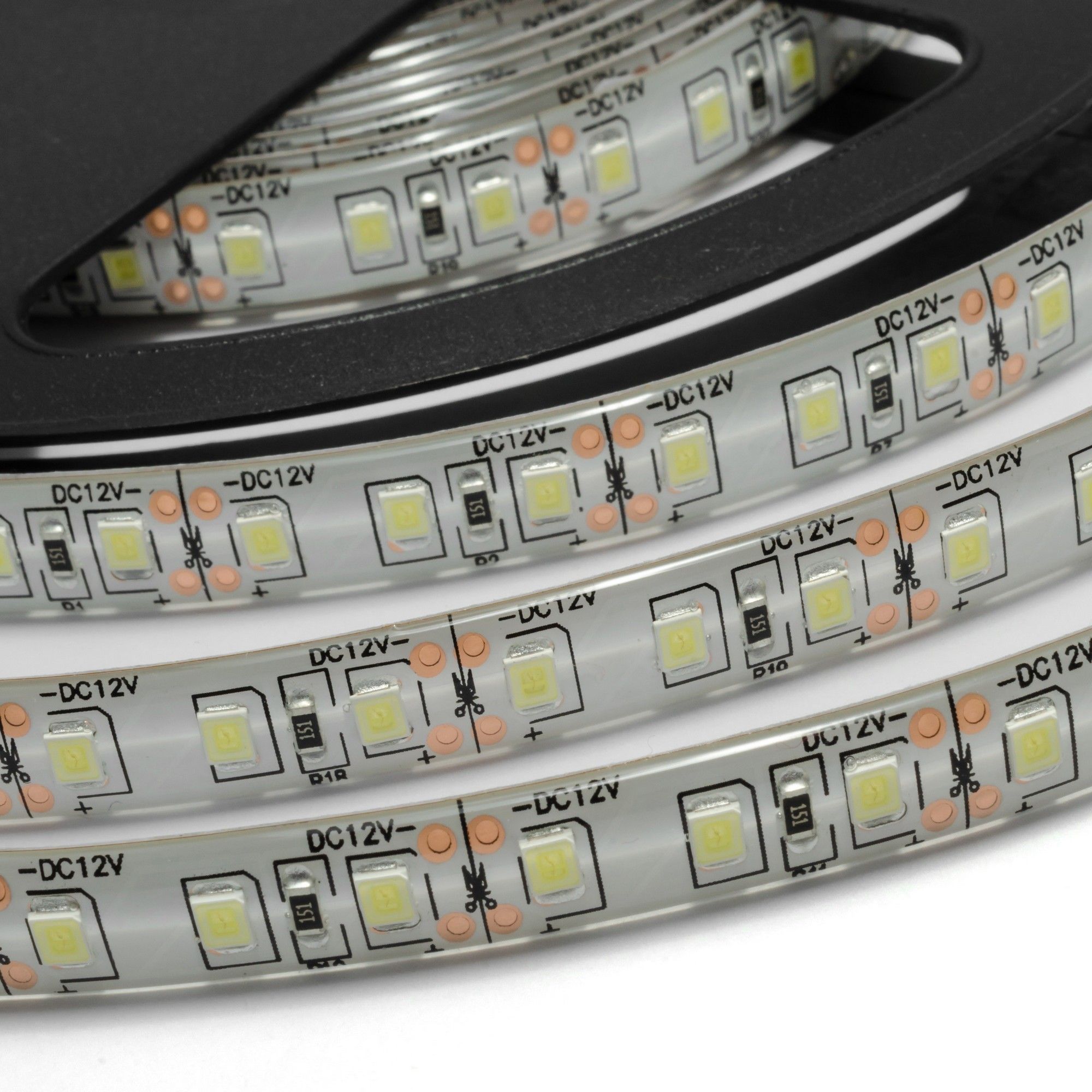 Отличия герметичной светодиодной ленты от открытой